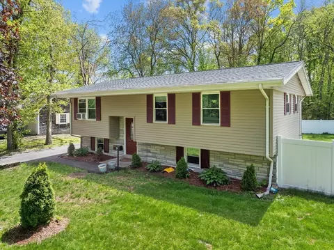 74 Briggs St, Taunton, MA 02780