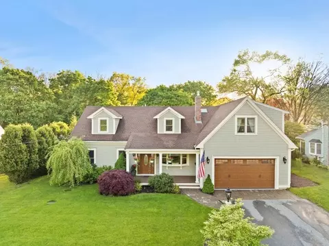 157 Center St, Easton, MA 02356