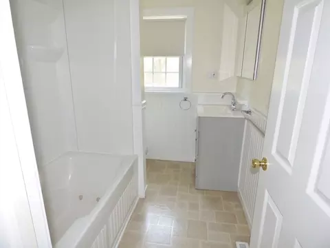 Bath - 18 Limerick Ct, Barnstable, MA 02632 photo 1 of 1