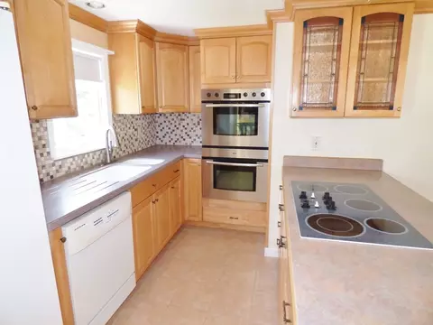 Kitchen - 18 Limerick Ct, Barnstable, MA 02632 photo 3 of 3