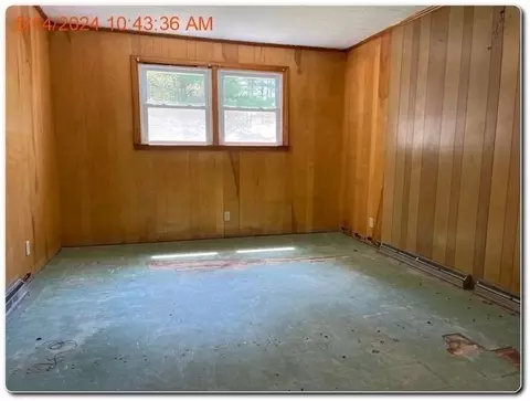 Bedroom - 2 Stevens Ave, Middleton, MA 01949 photo 3 of 4