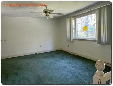 Living - 2 Stevens Ave, Middleton, MA 01949 photo 2 of 3