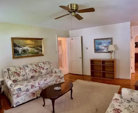 83 Pilgrim Rd, Springfield, MA 01118 photo 15