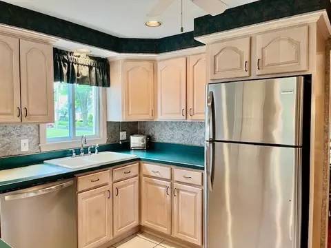 83 Pilgrim Rd, Springfield, MA 01118 photo 7