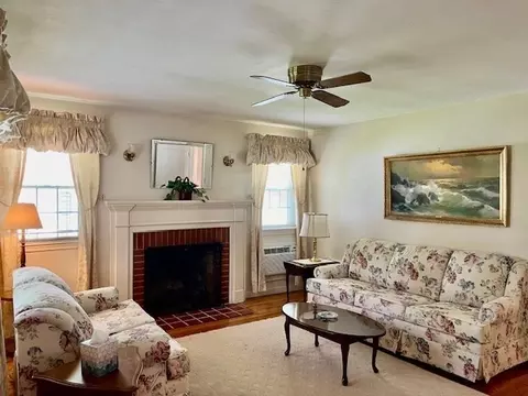83 Pilgrim Rd, Springfield, MA 01118 photo 13