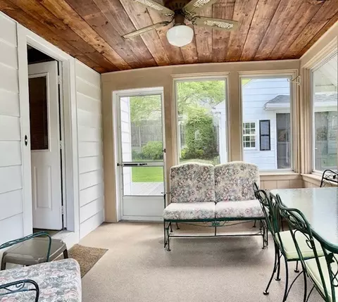 83 Pilgrim Rd, Springfield, MA 01118 photo 4