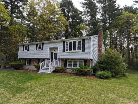 298 Ramblewood Dr, Raynham, MA 02767