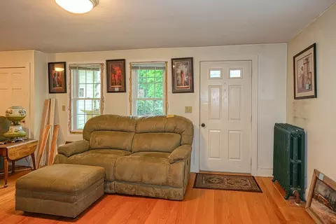 14 Brooks St, Maynard, MA 01754 photo 4