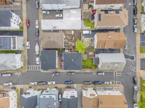 View/Area - 17 Canonicus, Fall River, MA 02723 photo 2 of 7