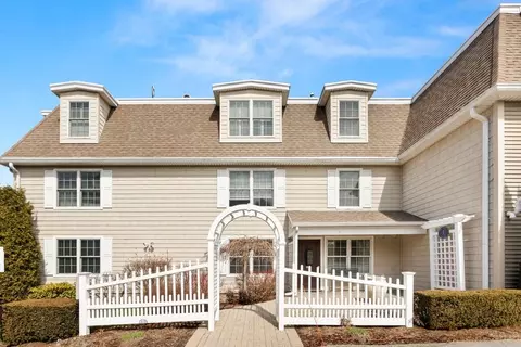 3 Pirmi Ln #4, Gloucester, MA 01930