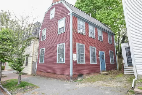 39 Federal St, Newburyport, MA 01950