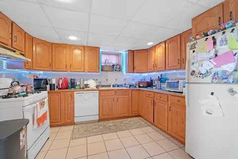 31 Friendship St, Fall River, MA 02724 photo 29