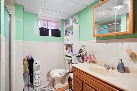 31 Friendship St, Fall River, MA 02724 photo 33