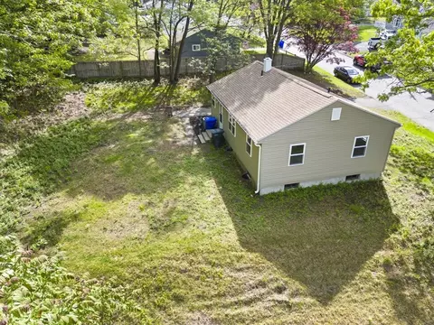 68 Crestmont St, Springfield, MA 01108 photo 2