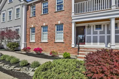 12 Winter St #12, Newburyport, MA 01950