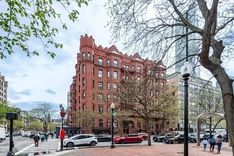 271 Dartmouth St #6M, Boston, MA 02116