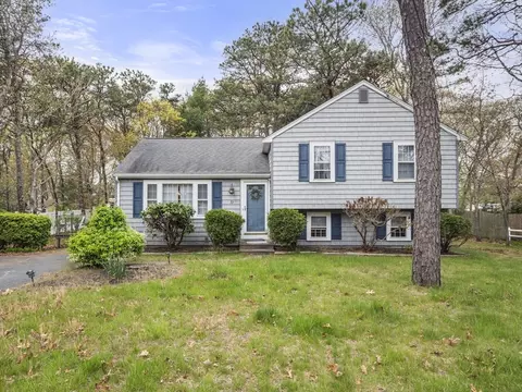 27 Pine Grove Rd, Yarmouth, MA 02664
