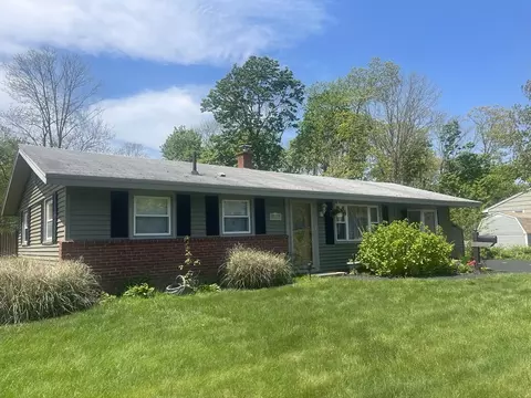 88 Ardsley Cir, Brockton, MA 02302