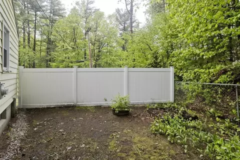 6 N Brook Rd, Springfield, MA 01119 photo 38