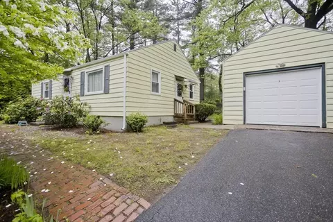 6 N Brook Rd, Springfield, MA 01119 photo 2