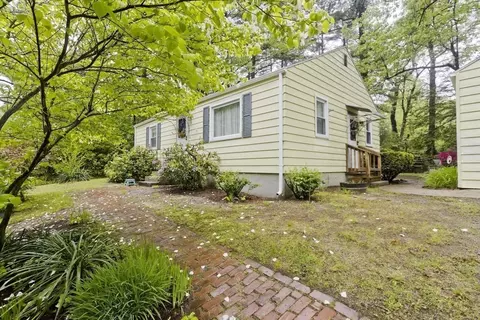 6 N Brook Rd, Springfield, MA 01119 photo 5