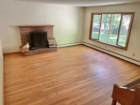 131 Strong St, Easthampton, MA 01027 photo 6