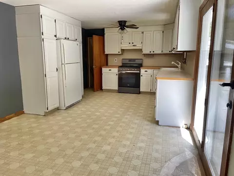 131 Strong St, Easthampton, MA 01027 photo 12
