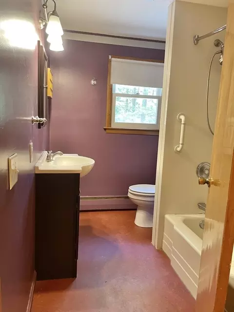 131 Strong St, Easthampton, MA 01027 photo 18