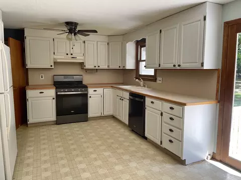 131 Strong St, Easthampton, MA 01027 photo 10