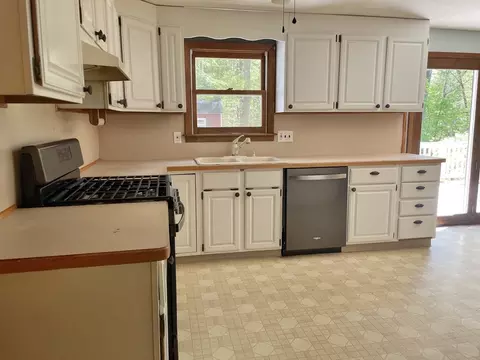 131 Strong St, Easthampton, MA 01027 photo 11