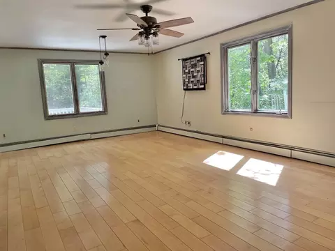 131 Strong St, Easthampton, MA 01027 photo 8