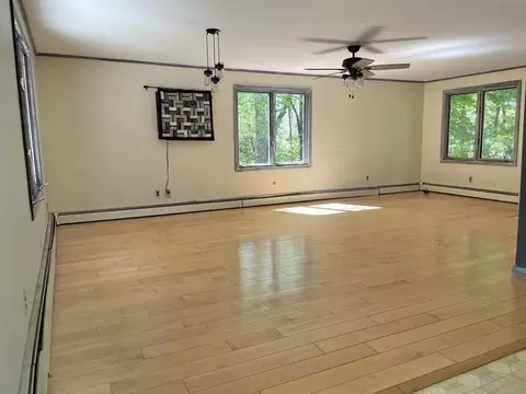 131 Strong St, Easthampton, MA 01027 photo 9