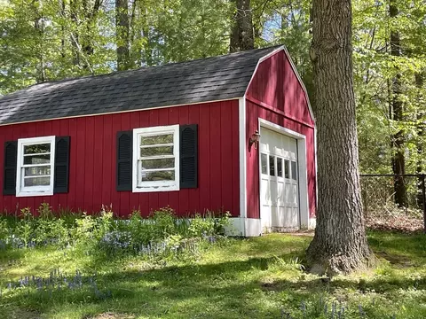 131 Strong St, Easthampton, MA 01027 photo 5