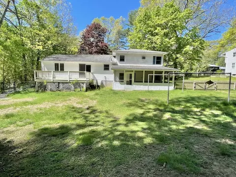 131 Strong St, Easthampton, MA 01027 photo 3