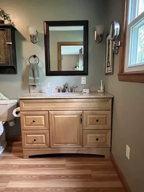 Bath - 179 Maple St, Douglas, MA 01516 photo 1 of 5