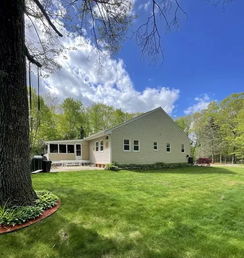 Exterior - 179 Maple St, Douglas, MA 01516 photo 7 of 9