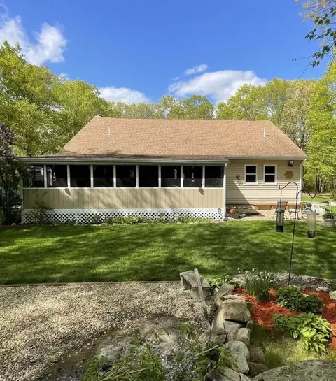 Exterior - 179 Maple St, Douglas, MA 01516 photo 6 of 9