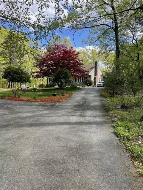 Exterior - 179 Maple St, Douglas, MA 01516 photo 3 of 9