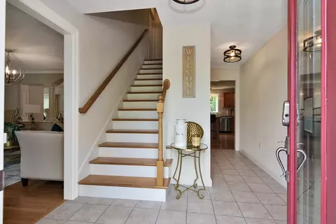 Entry Way - 44 Regency Dr, Dracut, MA 01826 photo 2 of 6