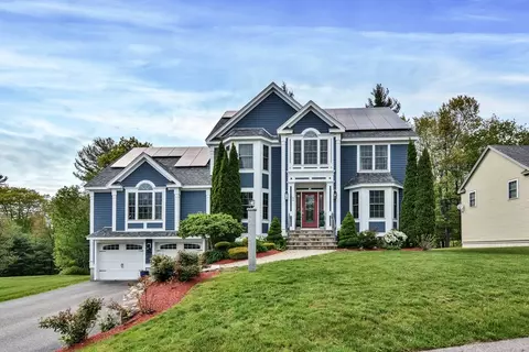 44 Regency Dr, Dracut, MA 01826