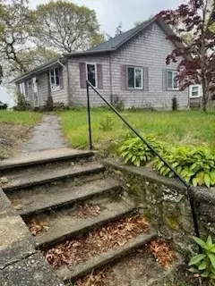 17 Atlantic Ave, Wareham, MA 02571 photo 2