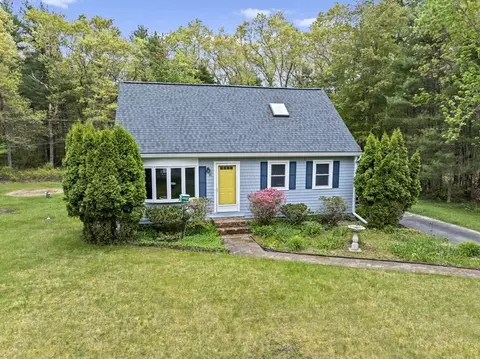 41 Sharon Rd, Middleboro, MA 02346