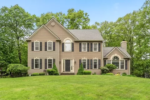 7 Goodnow Ln, Framingham, MA 01701