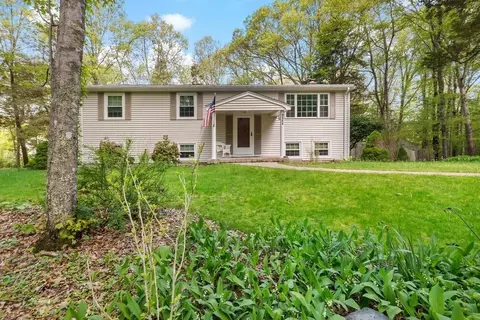 1177 Cedarwood Cir, Dighton, MA 02764