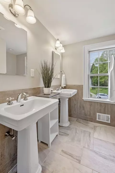 30 Rose Ave, Marblehead, MA 01945 photo 35