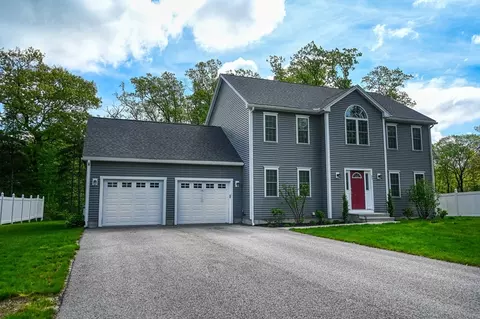 31 Brookside Dr, Douglas, MA 01516 photo 2
