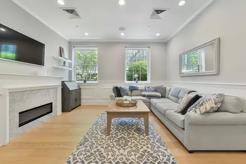 380 Bunker Hill St #104, Boston, MA 02129