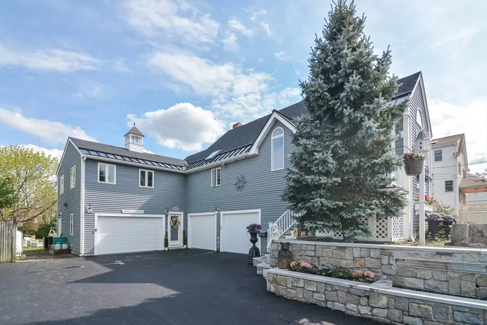 10 Vernon Ave, Hull, MA 02045 39 Photos Movoto