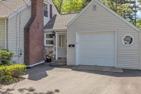 49 Jean Dr, Springfield, MA 01104 photo 5