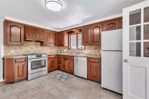 49 Jean Dr, Springfield, MA 01104 photo 10